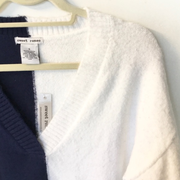 COPY - NWT Sweet Romeo Colorblocked V-Neck Sweater - S - Picture 2 of 5